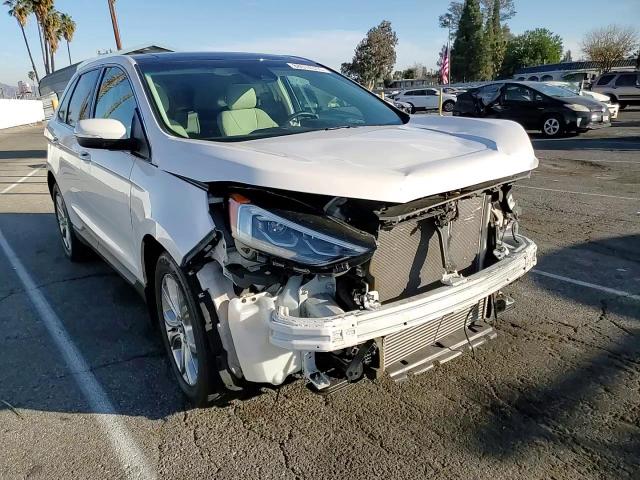 2019 Ford Edge - Image 12