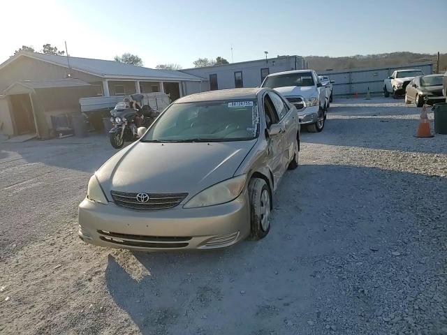 2004 Toyota Camry - Image 10