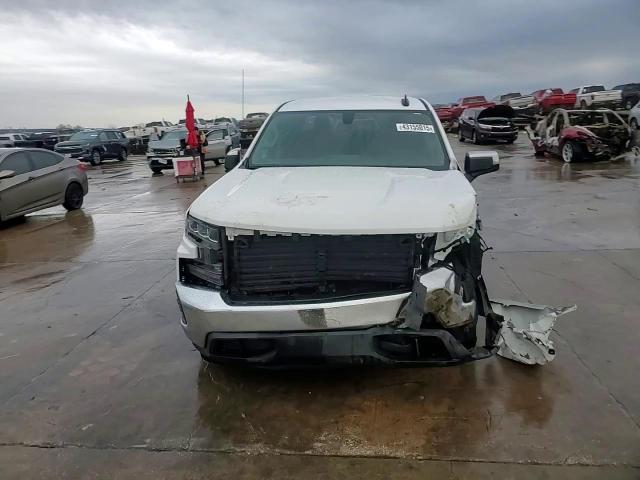 2022 Chevrolet Silverado - Image 11