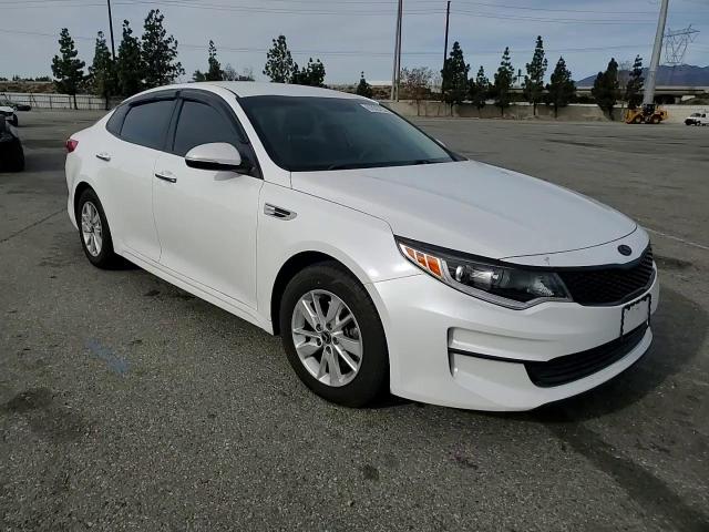 2017 Kia Optima - Image 10