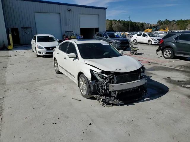 2015 Nissan Altima - Image 14