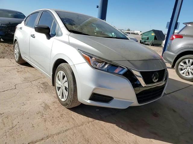 2021 Nissan Versa - Image 10
