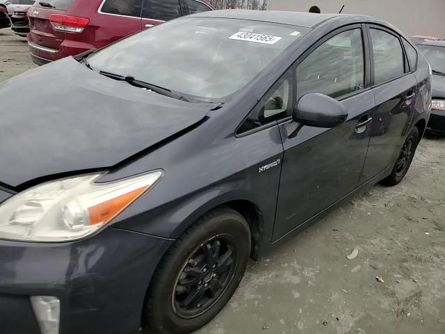 2013 Toyota Prius - Image 11
