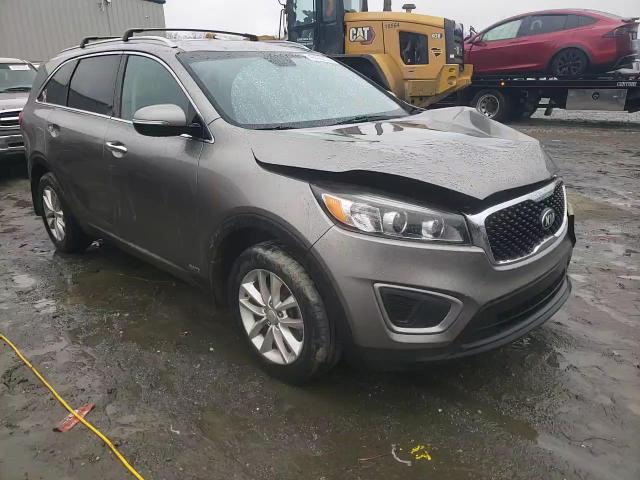 2016 Kia Sorento - Image 12
