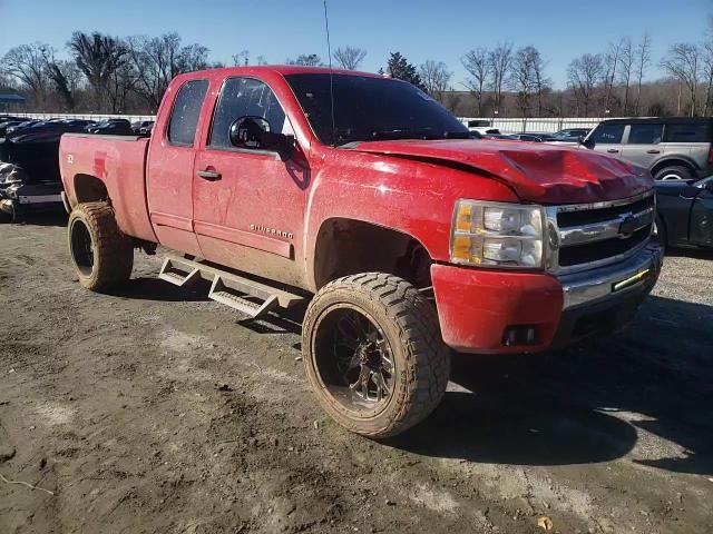 2011 Chevrolet Silverado - Image 11
