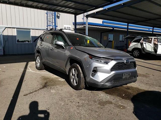 2020 Toyota RAV 4 - Image 12