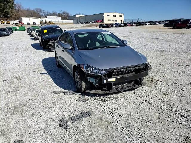 2017 Hyundai Elantra - Image 10