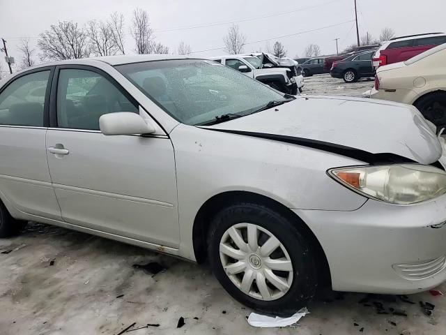 2006 Toyota Camry - Image 11