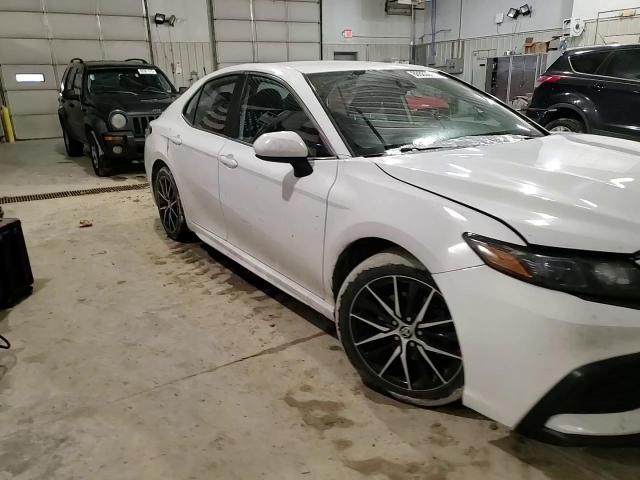 2021 Toyota Camry - Image 11