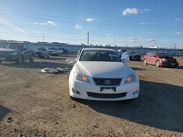 2010 Lexus IS - Image 10