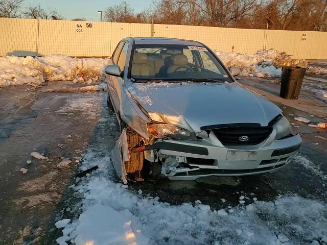 2005 Hyundai Elantra - Image 11