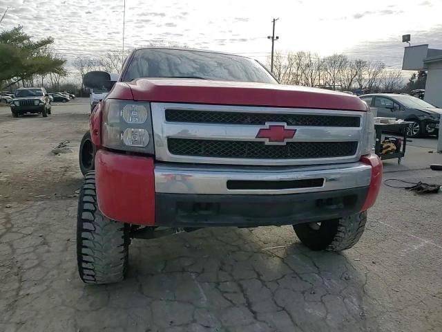 2009 Chevrolet Silverado - Image 11