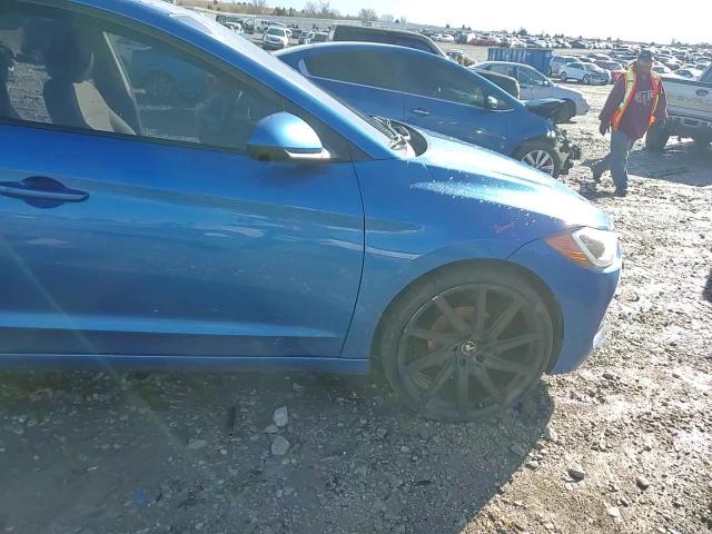2017 Hyundai Elantra - Image 11