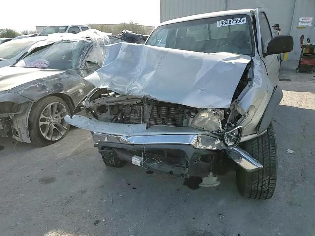 2004 Toyota Tacoma - Image 10
