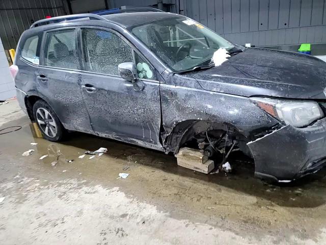 2017 Subaru Forester - Image 12