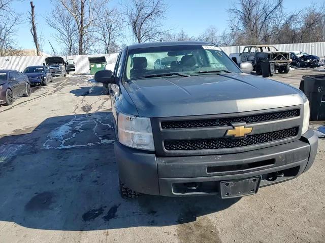 2011 Chevrolet Silverado - Image 11