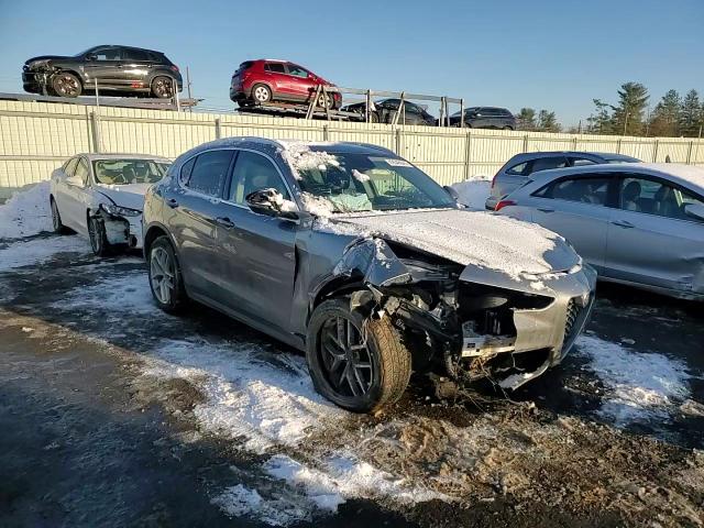 2019 Alfa Romeo Stelvio - Image 11