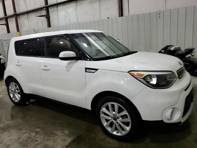 2017 Kia Soul - Image 13