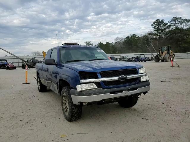 2003 Chevrolet Silverado - Image 11