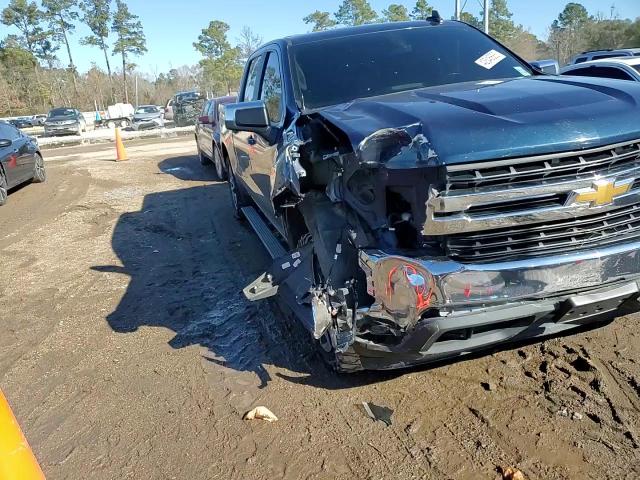 2019 Chevrolet Silverado - Image 11