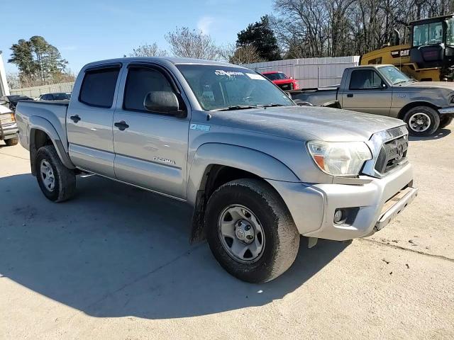 2015 Toyota Tacoma - Image 10