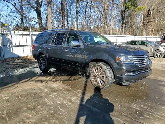 2015 Lincoln Navigator - Image 14