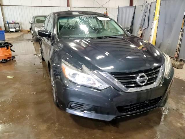 2016 Nissan Altima - Image 13