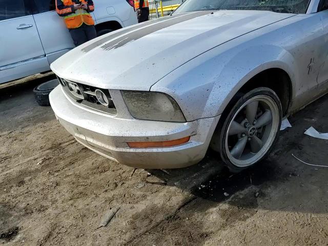 2006 Ford Mustang - Image 10
