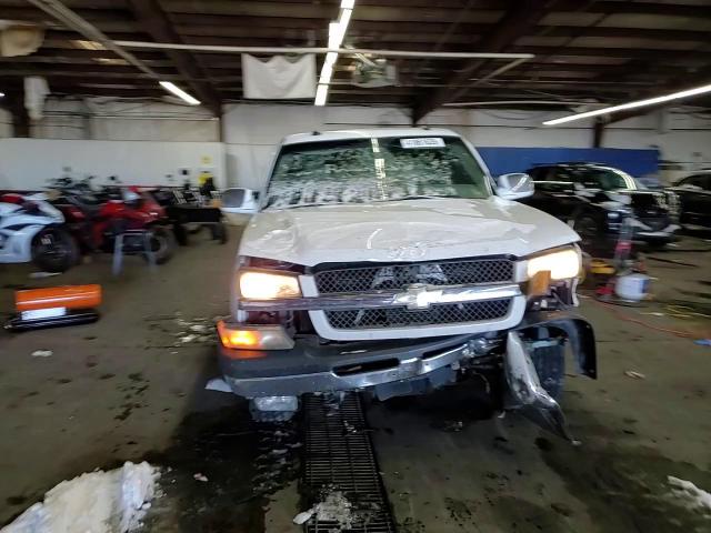 2003 Chevrolet Silverado - Image 10