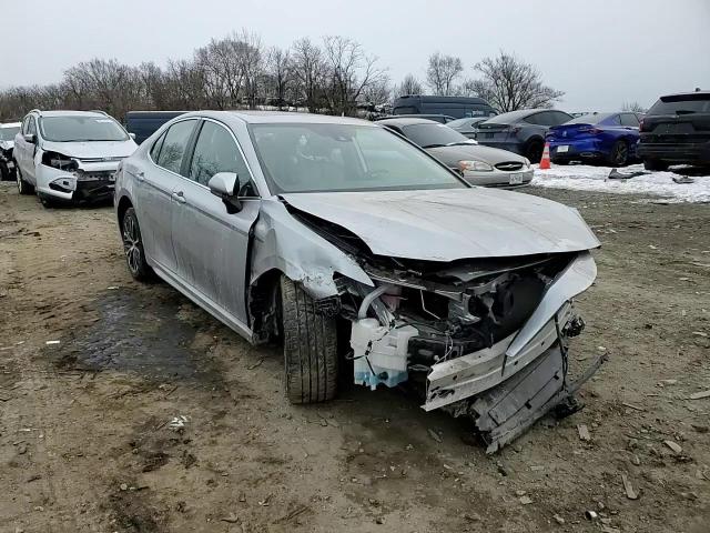 2019 Toyota Camry - Image 11