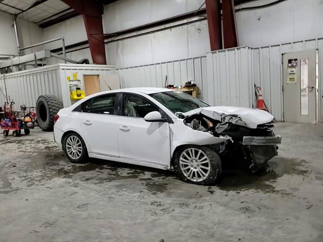 2014 Chevrolet Cruze - Image 11