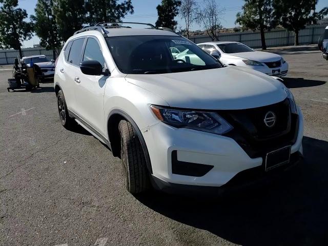 2018 Nissan Rogue - Image 11