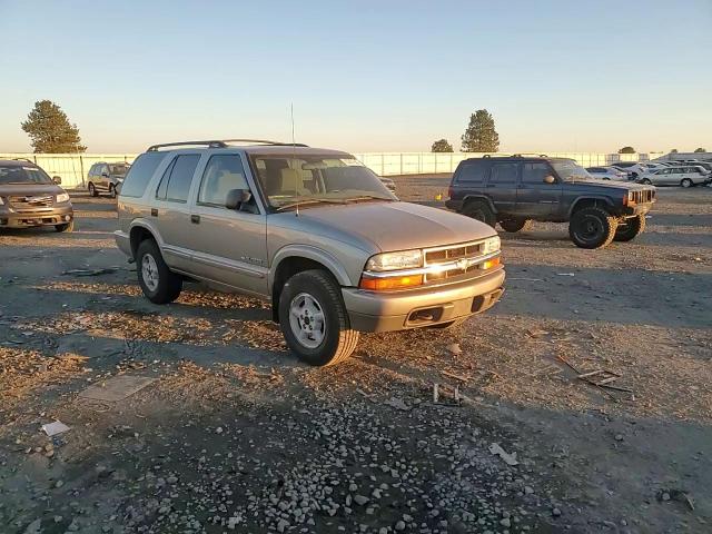2004 Chevrolet Blazer - Image 11