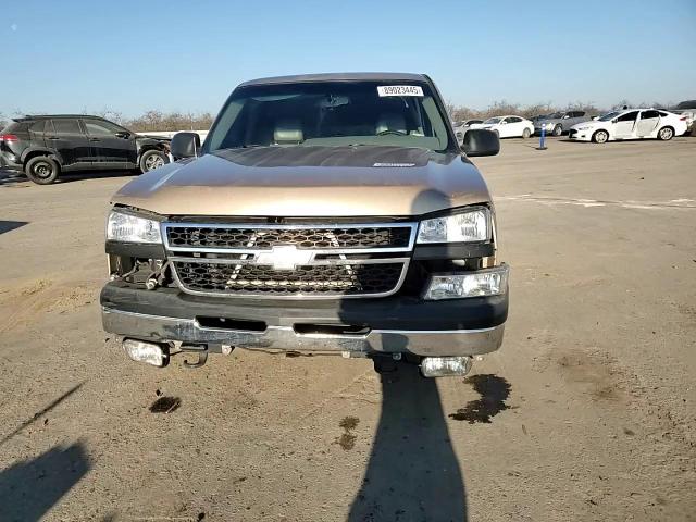 2004 Chevrolet Silverado - Image 11