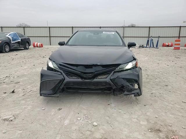 2022 Toyota Camry - Image 11