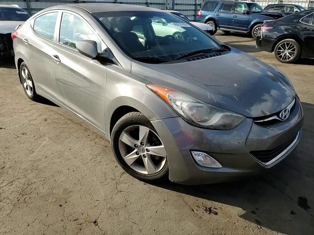 2013 Hyundai Elantra - Image 11