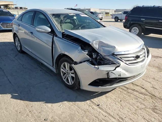2014 Hyundai Sonata - Image 10