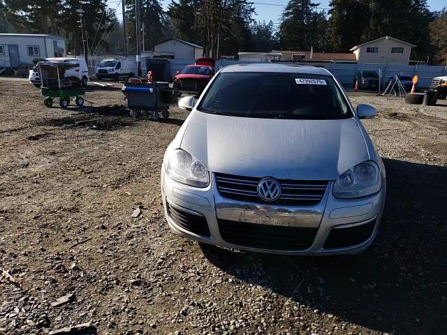 2006 Volkswagen Jetta - Image 10