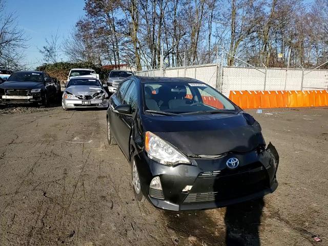 2014 Toyota Prius - Image 11