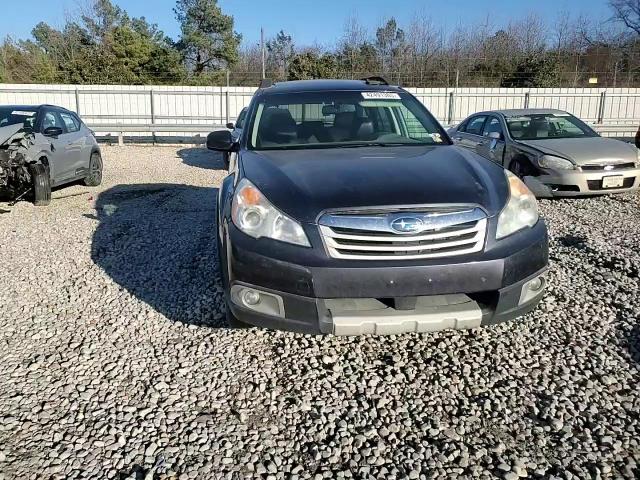 2010 Subaru Outback - Image 12