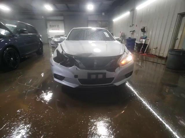 2016 Nissan Altima - Image 13