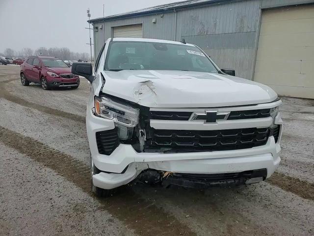 2022 Chevrolet Silverado - Image 13