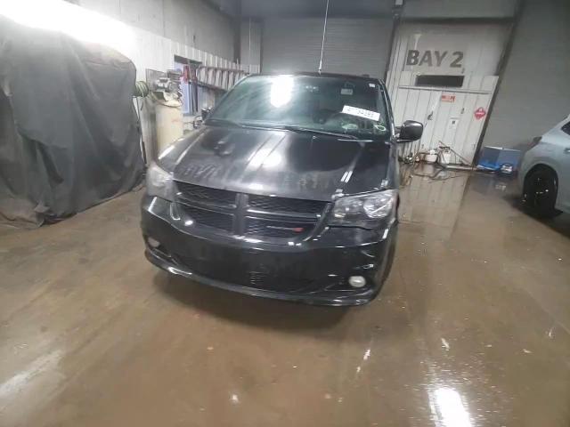 2017 Dodge Caravan - Image 13