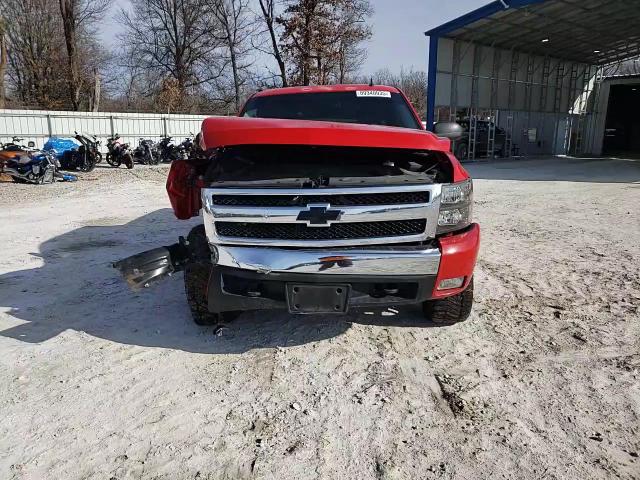 2007 Chevrolet Silverado - Image 11