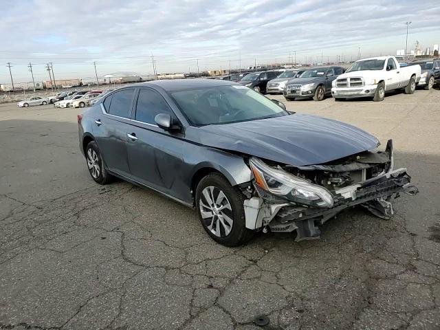 2020 Nissan Altima - Image 10