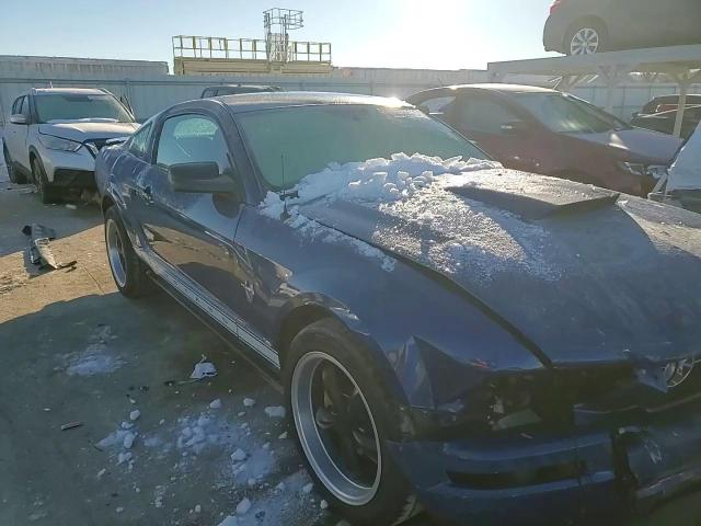 2009 Ford Mustang - Image 11