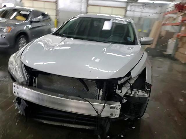 2016 Nissan Altima - Image 14