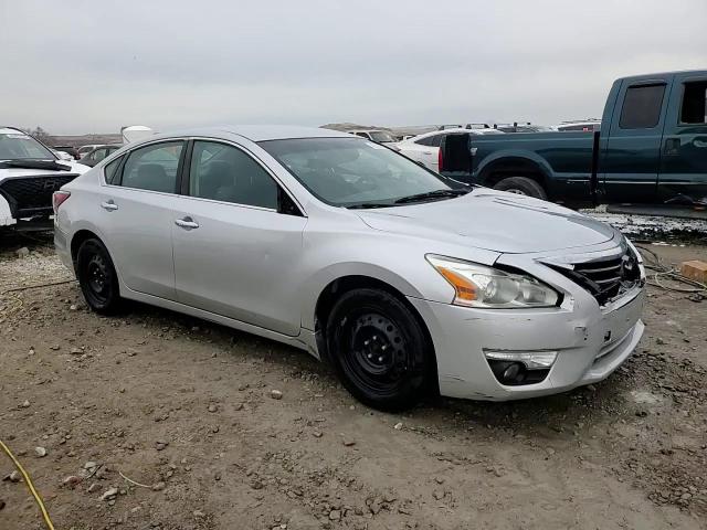 2015 Nissan Altima - Image 13