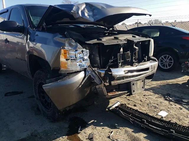 2009 Chevrolet Silverado - Image 10