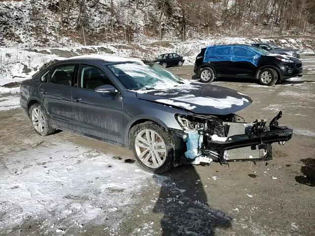 2019 Volkswagen Passat - Image 10